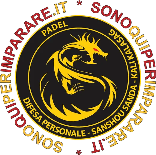 Logo Sono Qui Per Imparare: drago dorato su disco nero, con Padel, Difesa personale, Sanshou Sanda e Kali Kalasag